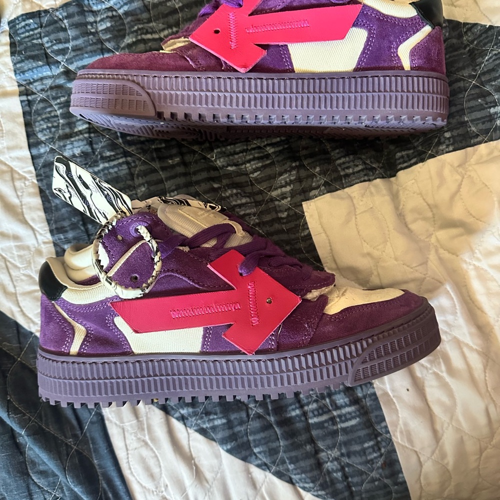 Off-White Floating Arrow Purple Sneakers